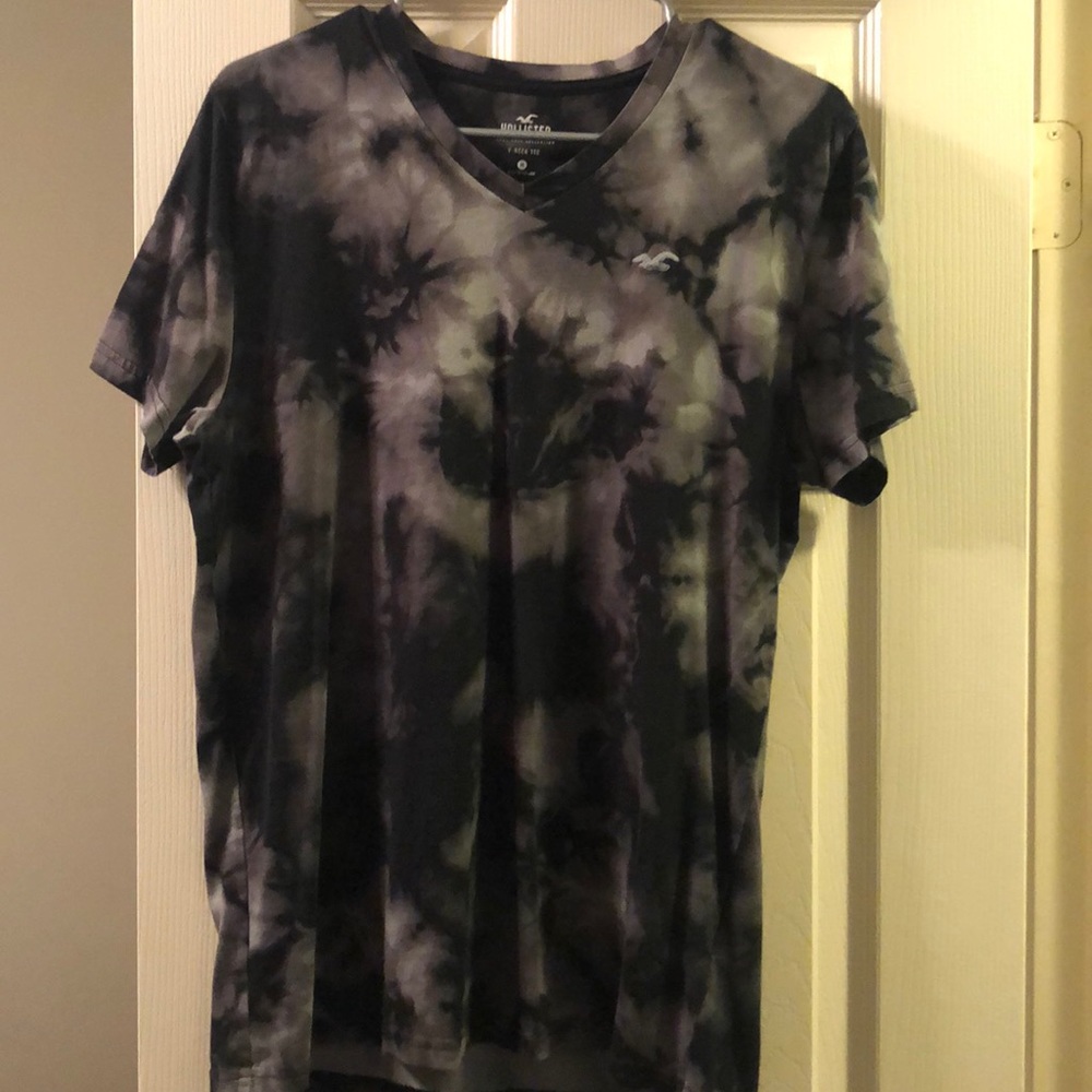 Hollister Must Have Collection V-Neck Tee